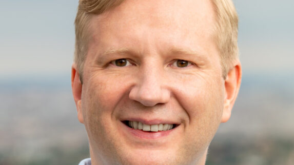 Portraitfoto von Peter Kristöfel